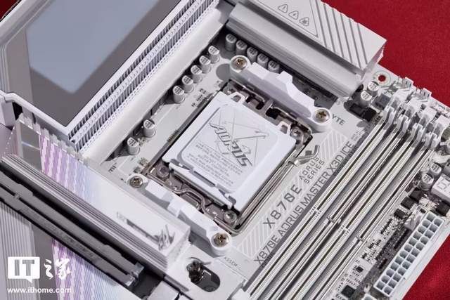 技嘉X870E X3D 超级冰雕主(zhǔ)板測(cè)评：为游戏极限而生