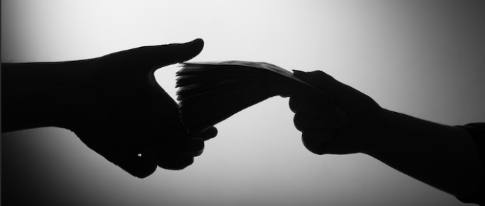 从课堂到赚钱?3名外国学生因非法工作被查